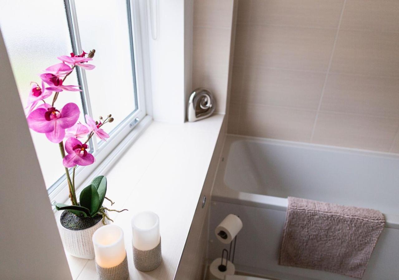 切尔滕纳姆Stunning 2 Bed With Private Patio And Free Parking别墅 外观 照片