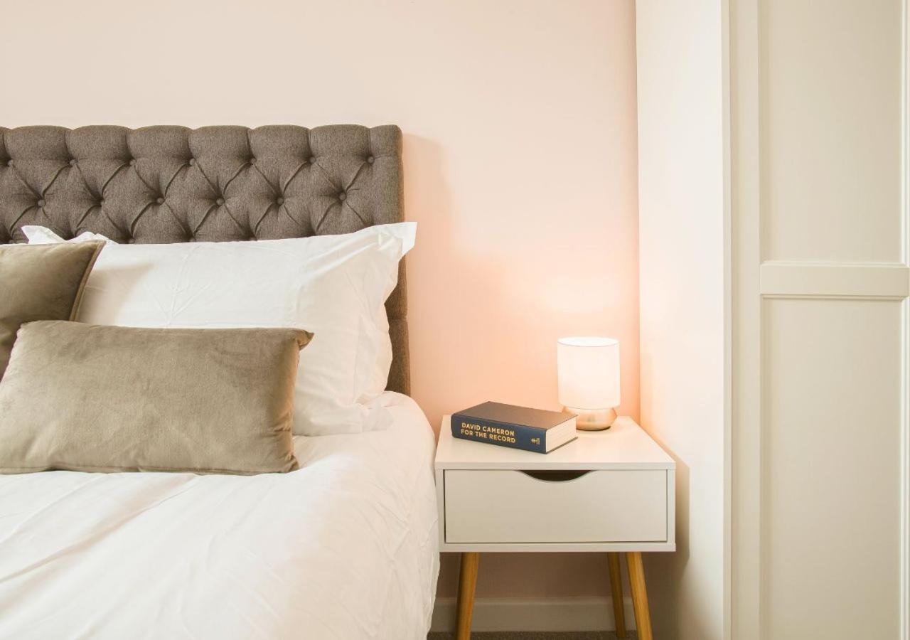 切尔滕纳姆Stunning 2 Bed With Private Patio And Free Parking别墅 外观 照片