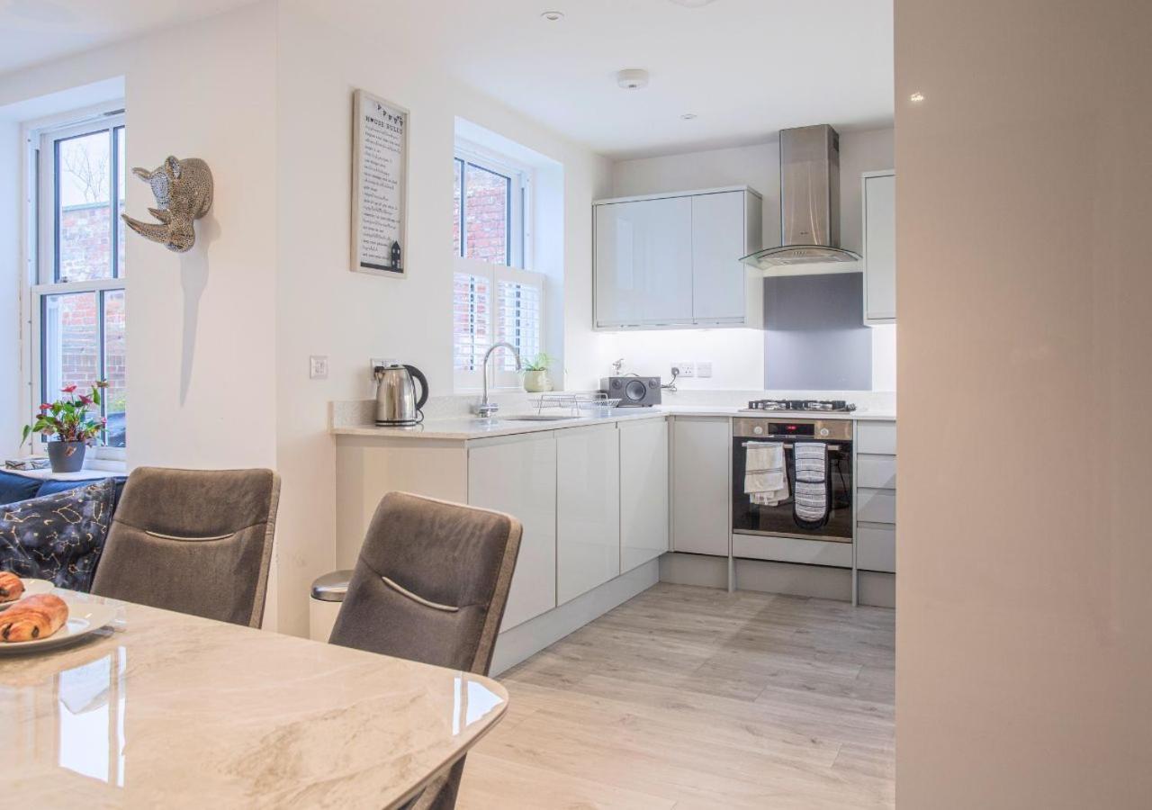 切尔滕纳姆Stunning 2 Bed With Private Patio And Free Parking别墅 外观 照片